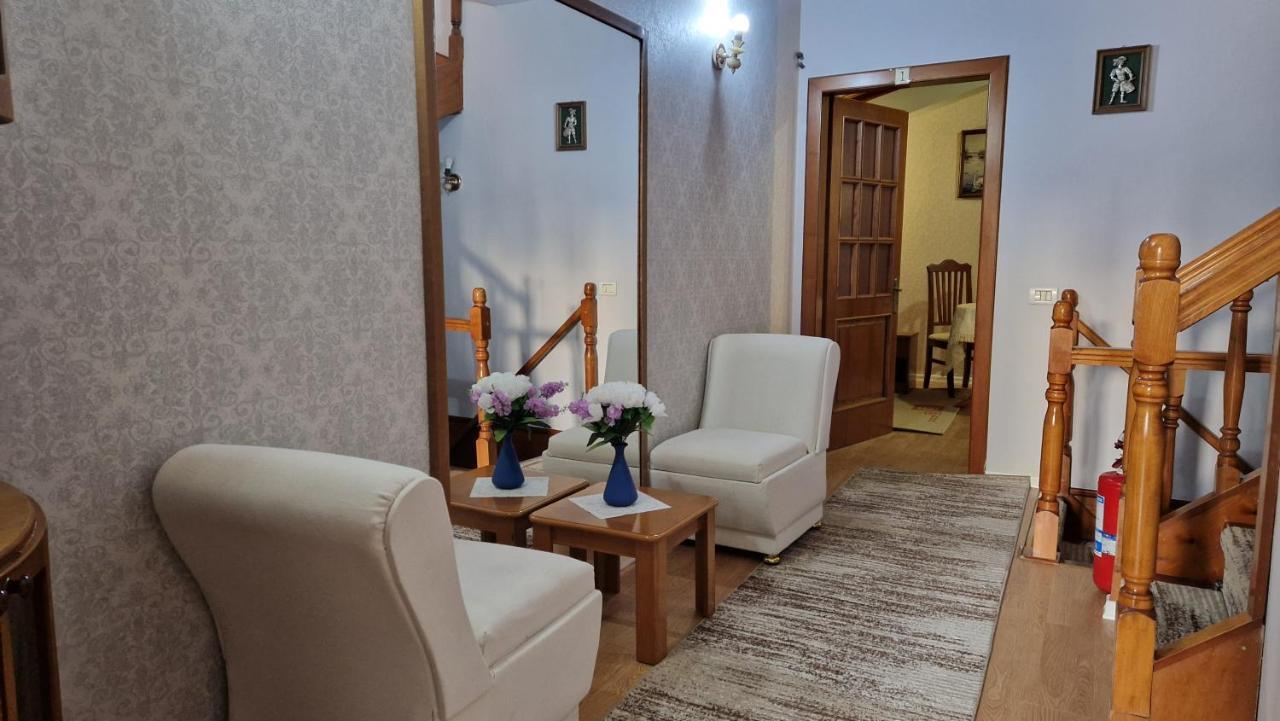 Vila Korani Bed and Breakfast Tirana Buitenkant foto